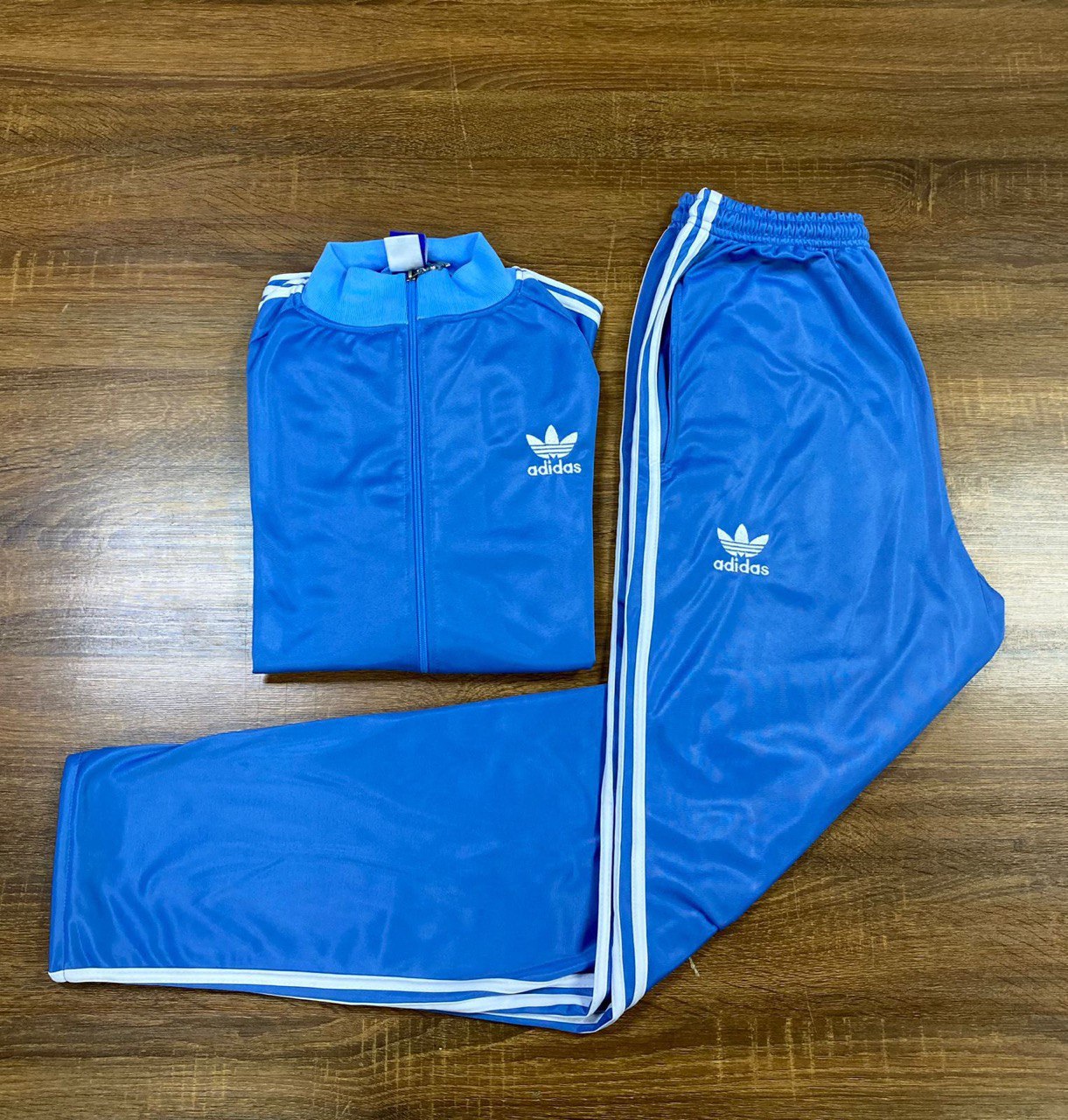 CONJUNTO DISEÑADO PARA VERTE BIEN, COMODO Y UNICO