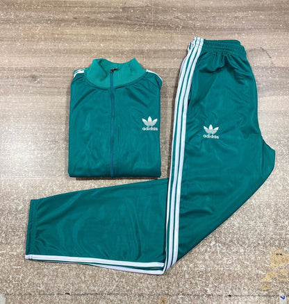 CONJUNTO DISEÑADO PARA VERTE BIEN, COMODO Y UNICO